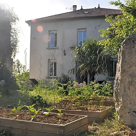Loustalneou Bed and Breakfast 3*