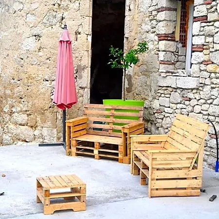 Bed and Breakfast Loustalneou 3*
