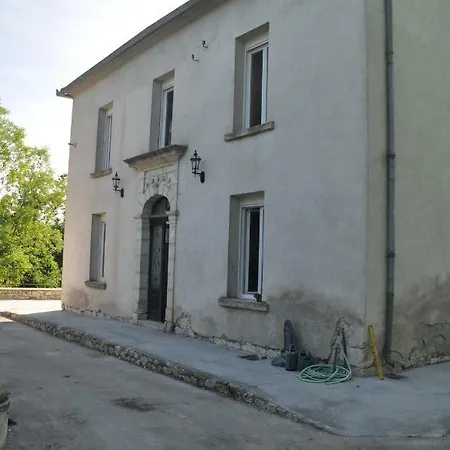 Loustalneou Bed and Breakfast