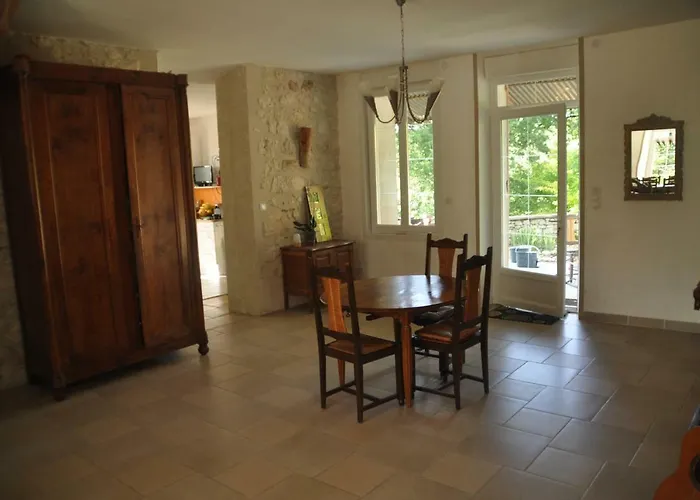 Bed and Breakfast Loustalneou 3*