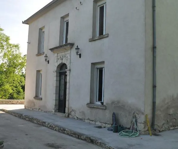 Loustalneou Bed and Breakfast